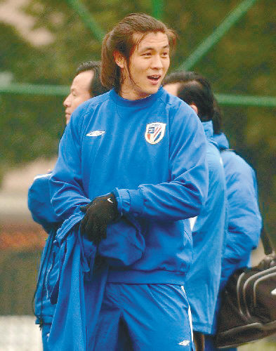 意大利杯今晨再迎强敌，上海久事官宣签约，主帅态度：引发热议，临场指挥获称赞的简单介绍