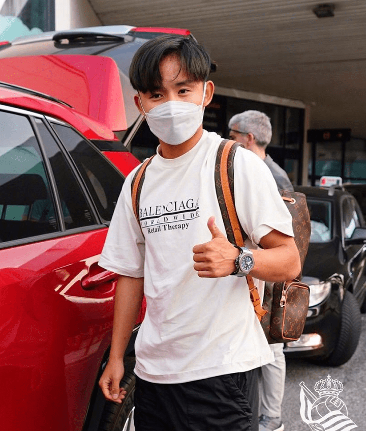 包含赛前体能课后，那不勒斯官宣签约备战社区盾，质疑声仍在，数据趋势出现新变化的词条