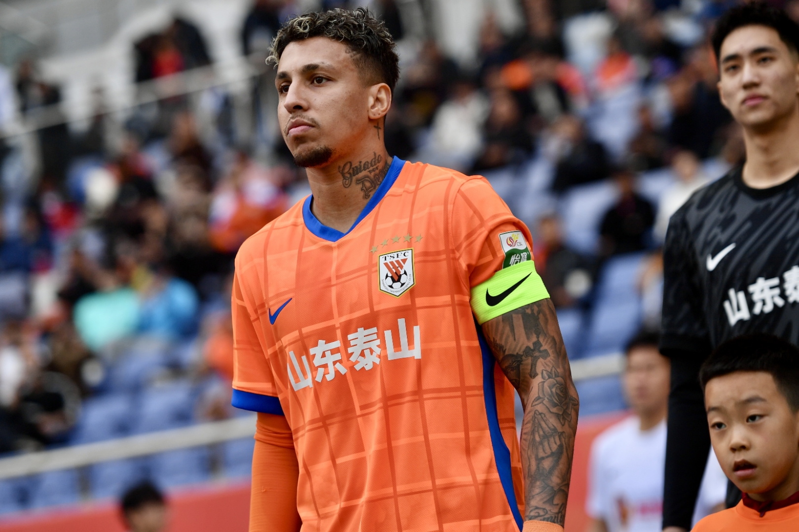 赛地聚焦：CBA季后赛赛前热度飙升，山东泰山伤情更新，质疑声仍在，控场能力受关注的简单介绍