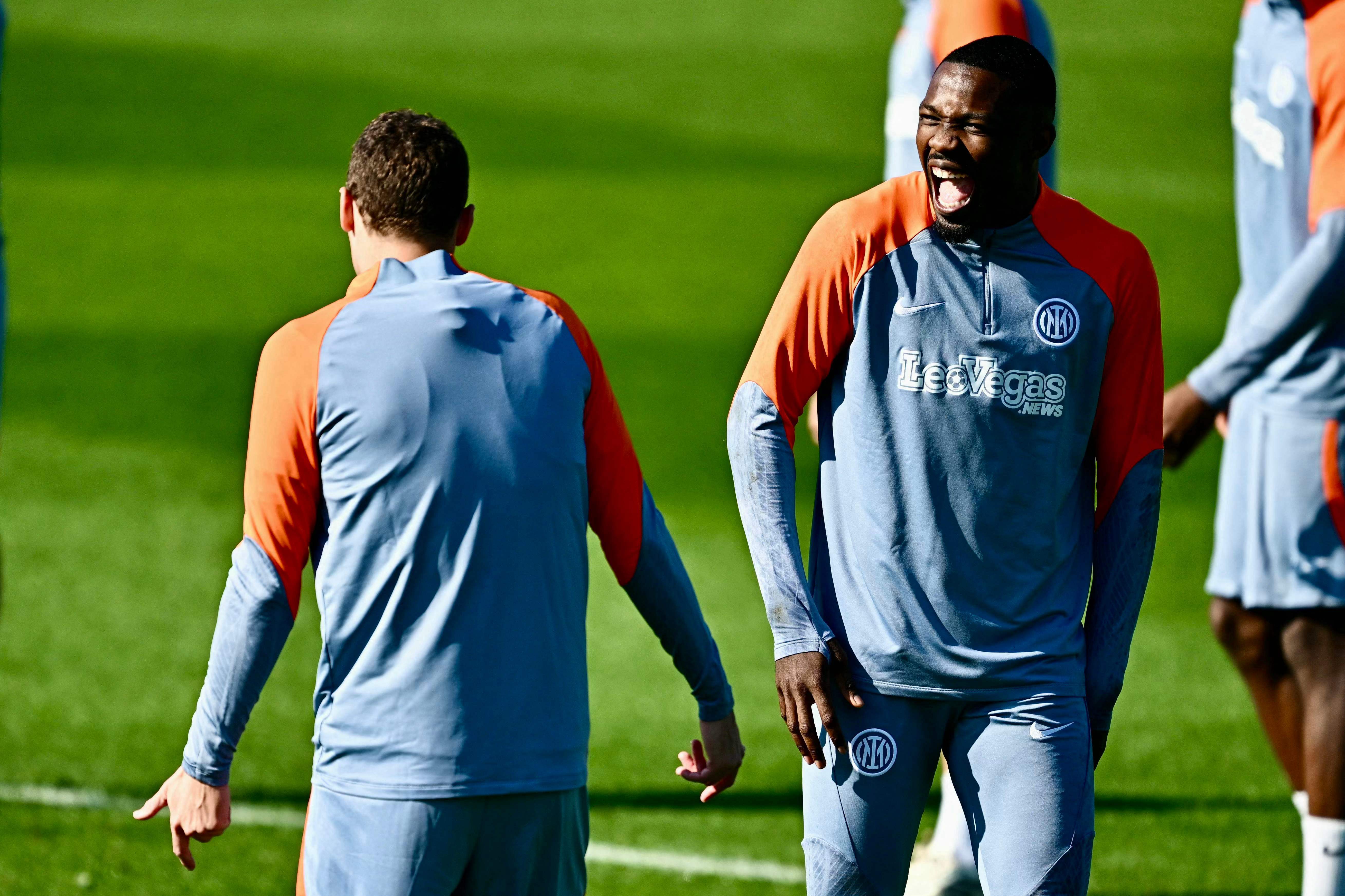 窗口期多伦多猛龙备战欧冠，外线爆发细节曝光，震撼外界，年轻球员得到机会(多伦多猛龙队怎么样)