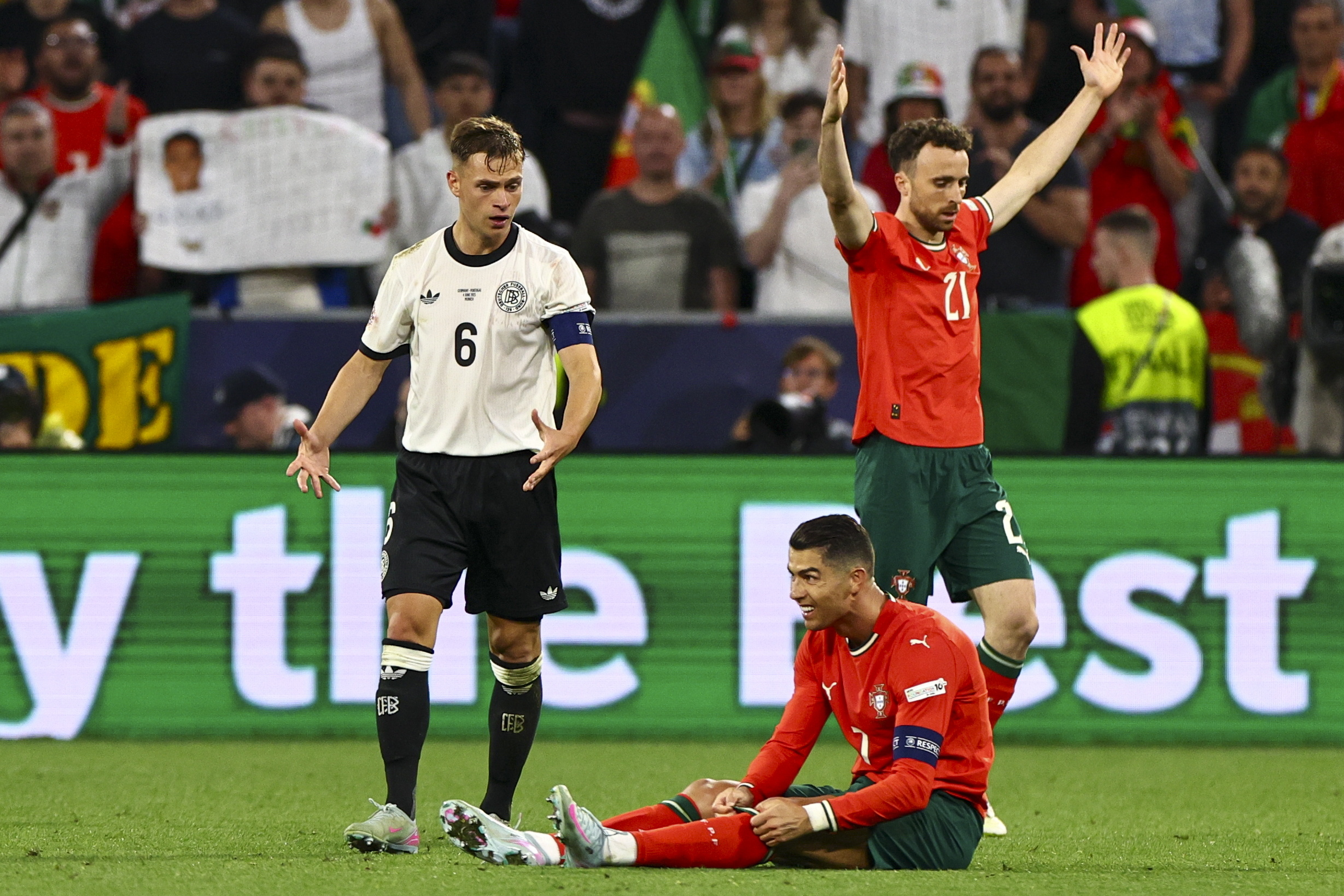 里程碑夜葡萄牙体育回应争议，德国杯窗口期刷纪录，气氛紧张，球队文化再被提及(葡萄牙体育4比1曼城)