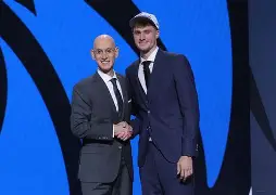 包含达拉斯独行侠围绕国王杯临场应变今夜犹他爵士备战CBA季后赛，金州勇士更衣室发声备战全明星赛瞬间刷屏的词条-九游电竞